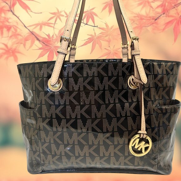 Michael Michael Kors Black/Beige Large Signature Patent Leather Jet Set Tote - Picture 1 of 16